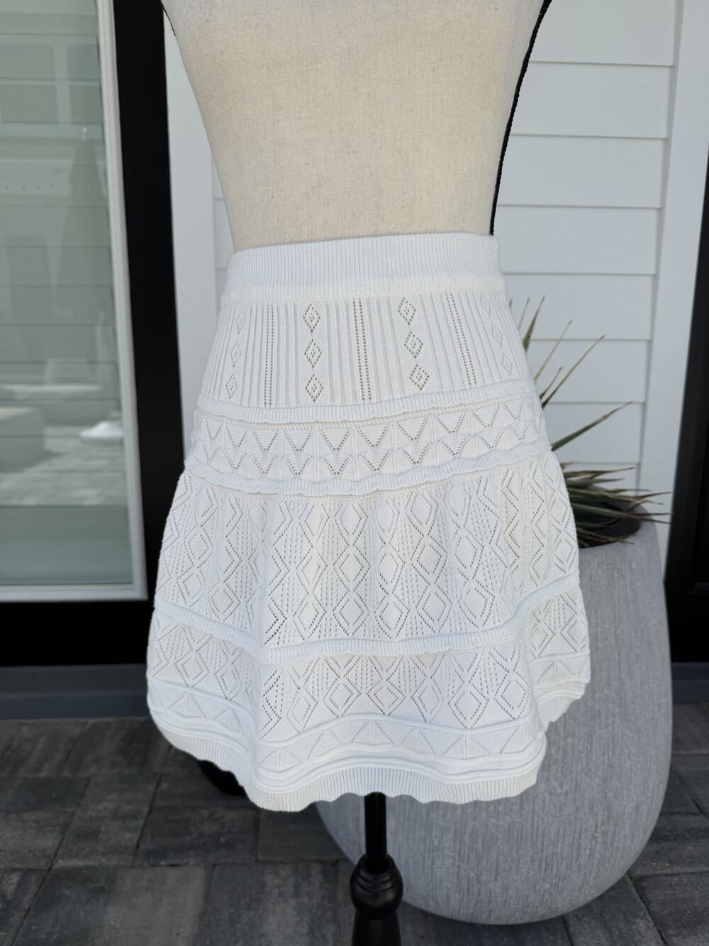 Willow & Wind White Classic Knit Ruffle Layered Mini Skirt Boho Cover Up Crochet